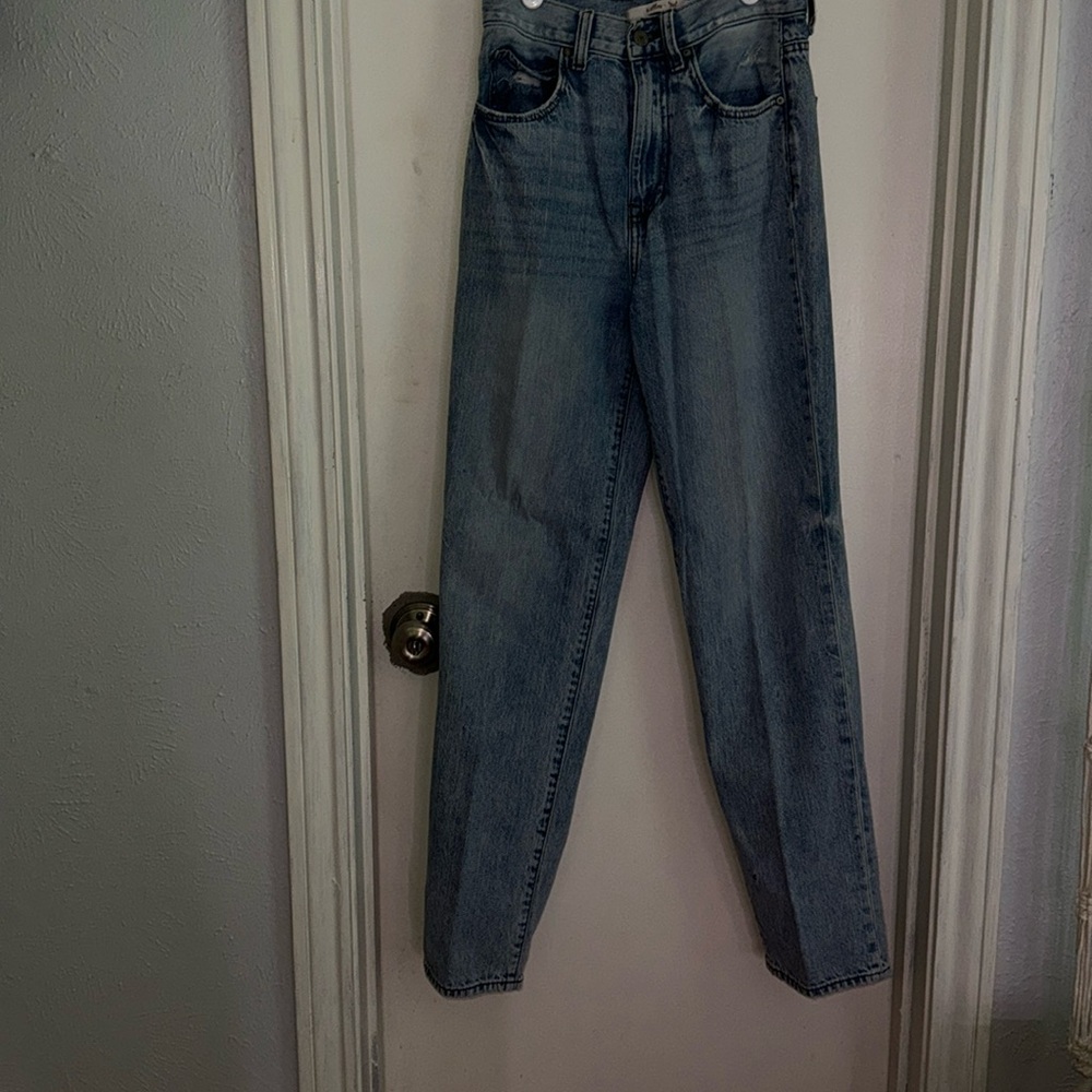 Light/medium wash vintage dad jeans